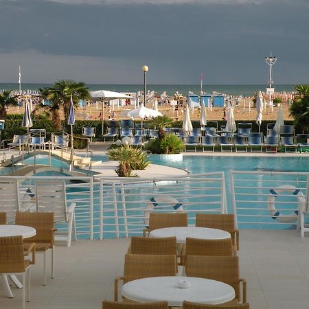 Majestic Beach Hotel & Wellness บิบิโอเน ภายนอก รูปภาพ
