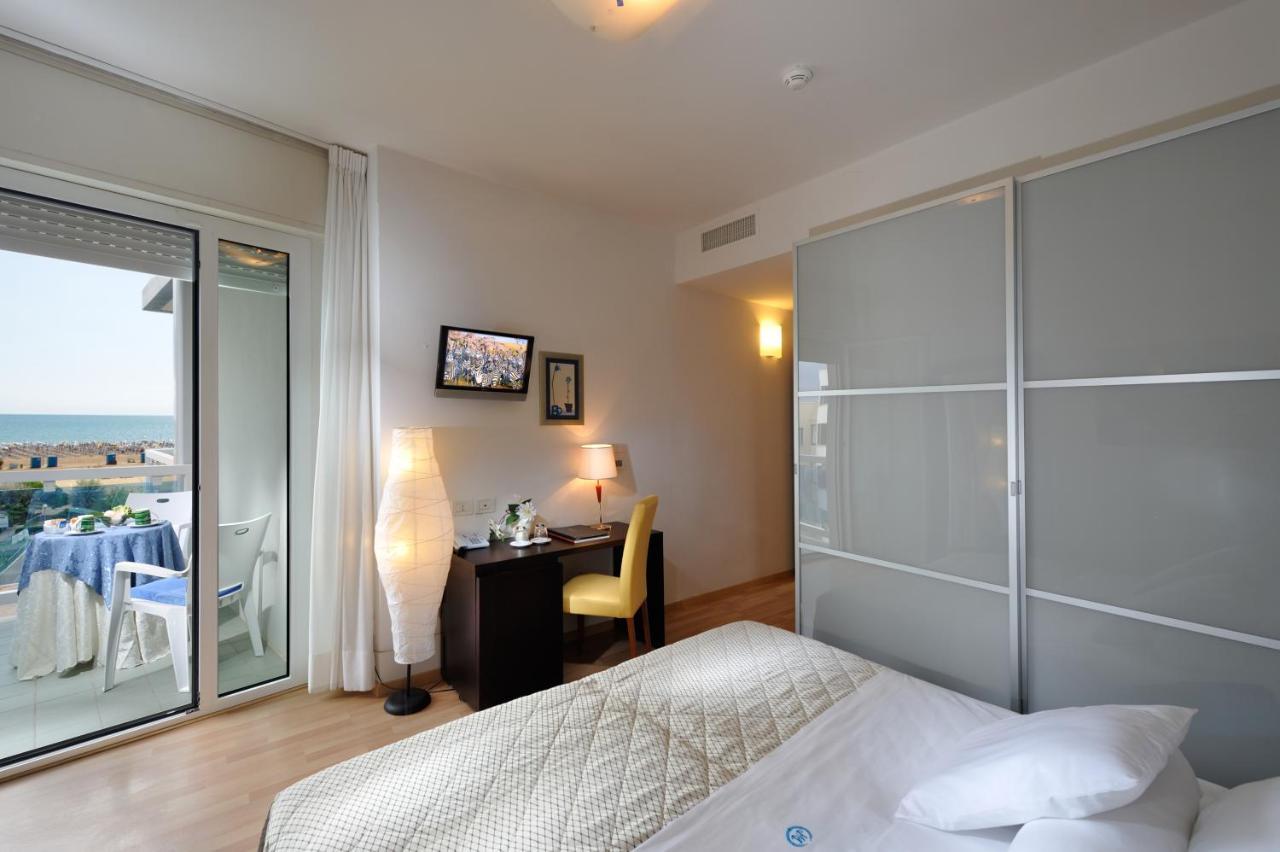 Majestic Beach Hotel & Wellness บิบิโอเน ภายนอก รูปภาพ