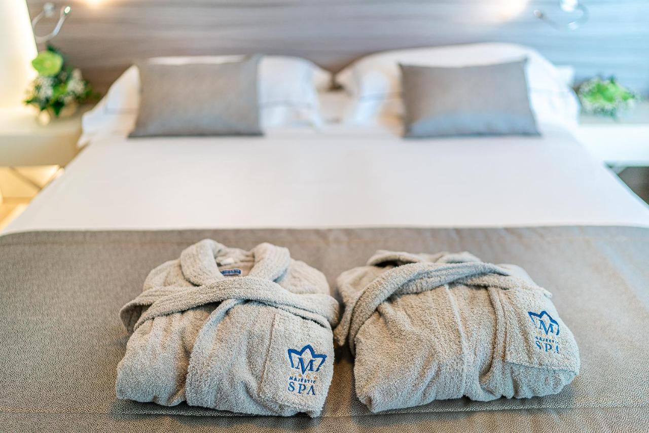 Majestic Beach Hotel & Wellness บิบิโอเน ภายนอก รูปภาพ