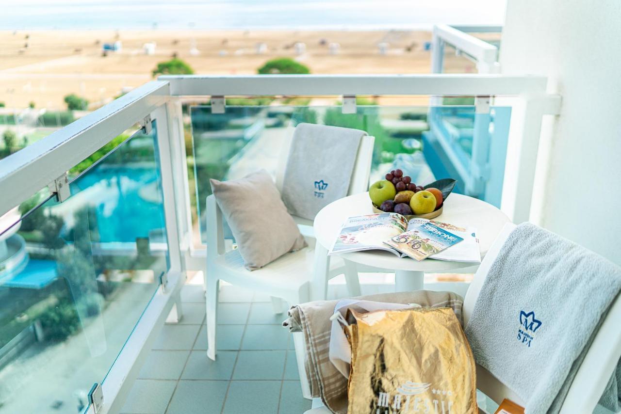 Majestic Beach Hotel & Wellness บิบิโอเน ภายนอก รูปภาพ