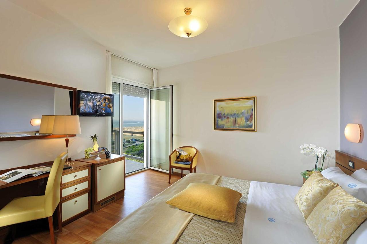 Majestic Beach Hotel & Wellness บิบิโอเน ภายนอก รูปภาพ