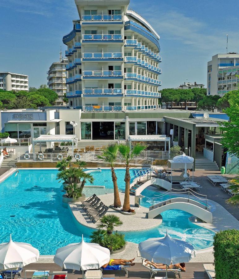 Majestic Beach Hotel & Wellness บิบิโอเน ภายนอก รูปภาพ