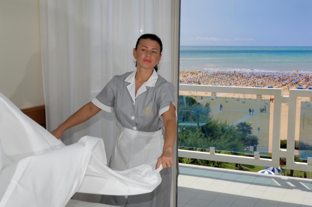 Majestic Beach Hotel & Wellness บิบิโอเน ภายนอก รูปภาพ