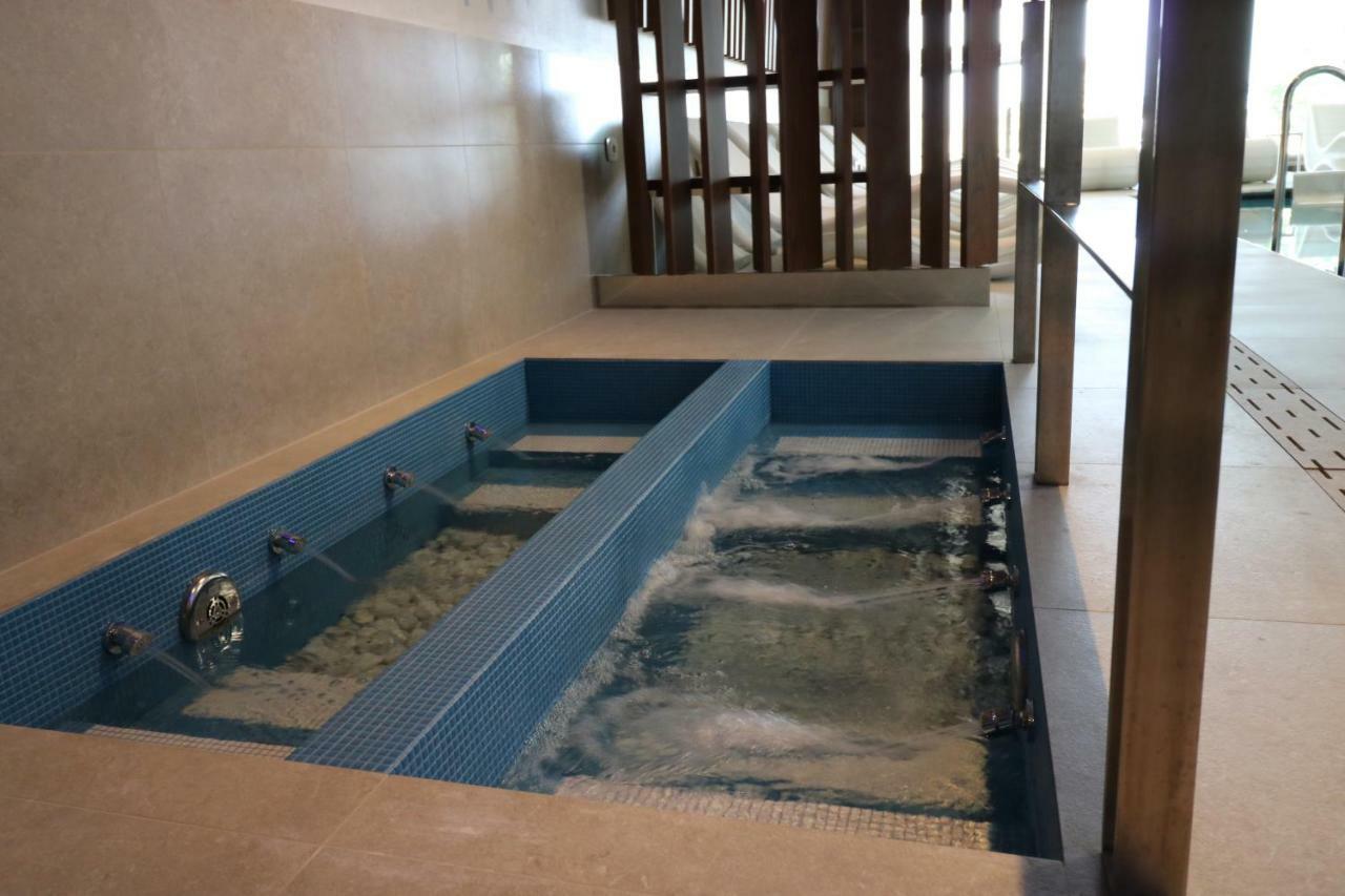 Majestic Beach Hotel & Wellness บิบิโอเน ภายนอก รูปภาพ