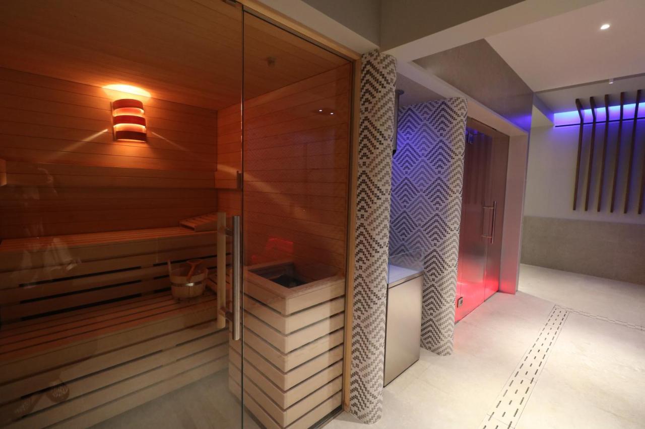 Majestic Beach Hotel & Wellness บิบิโอเน ภายนอก รูปภาพ